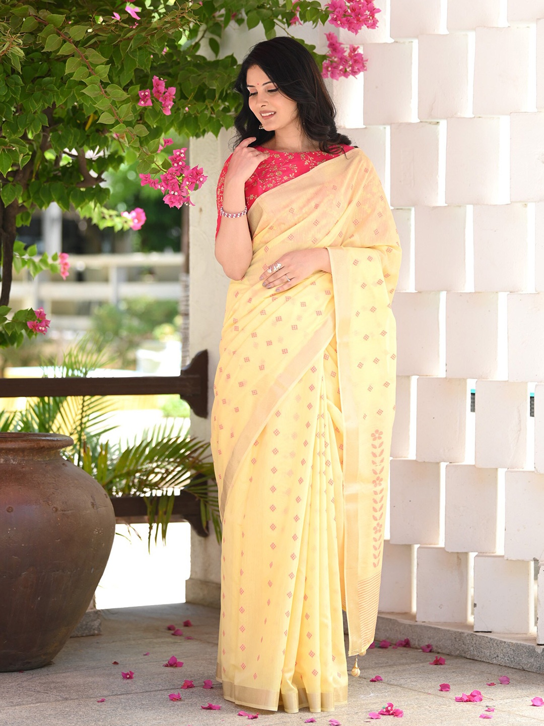 

BEATITUDE Ethnic Motif Woven Design Zari Silk Cotton Saree, Yellow