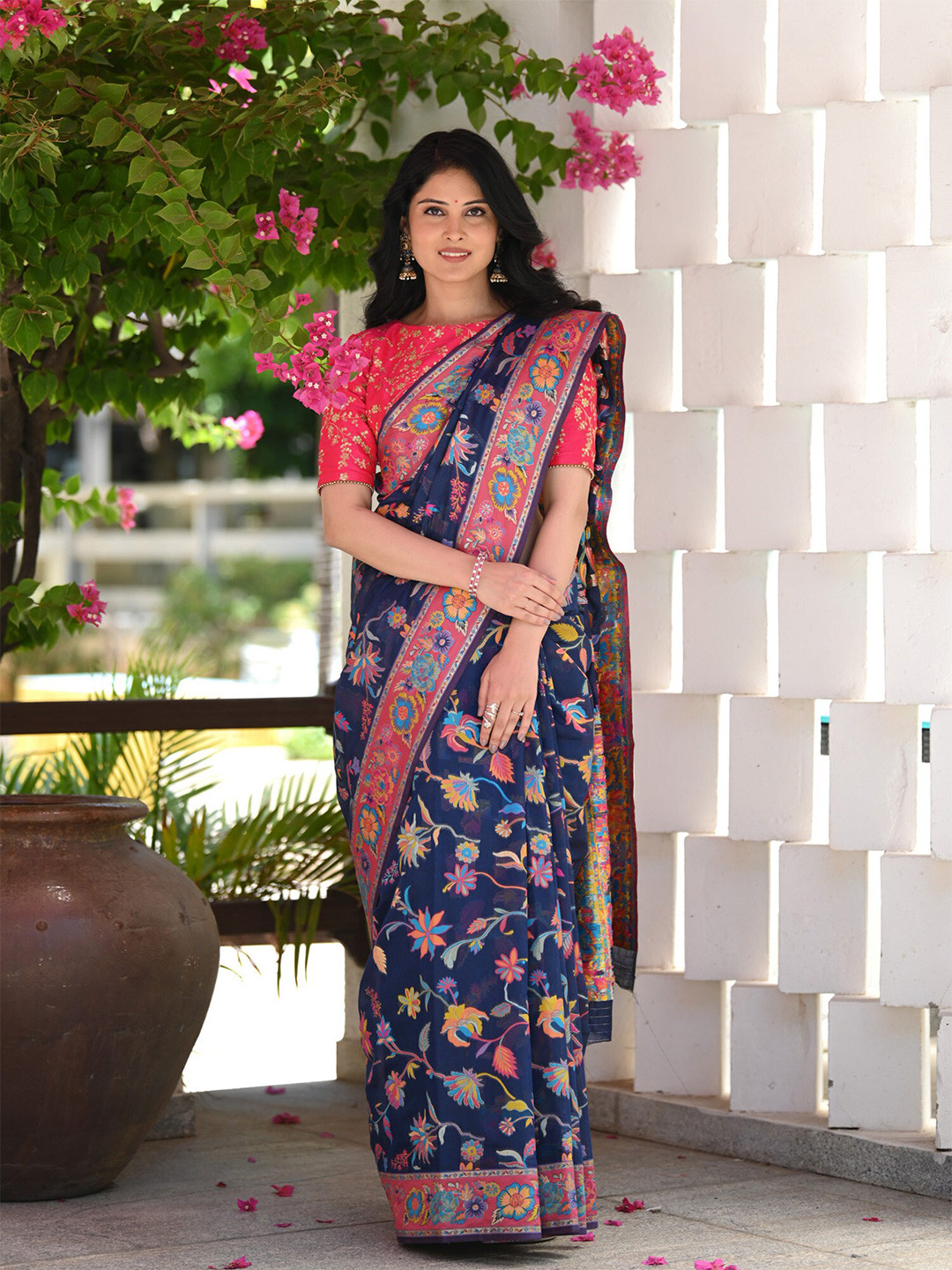 

BEATITUDE Floral Woven Design Zari Saree, Navy blue