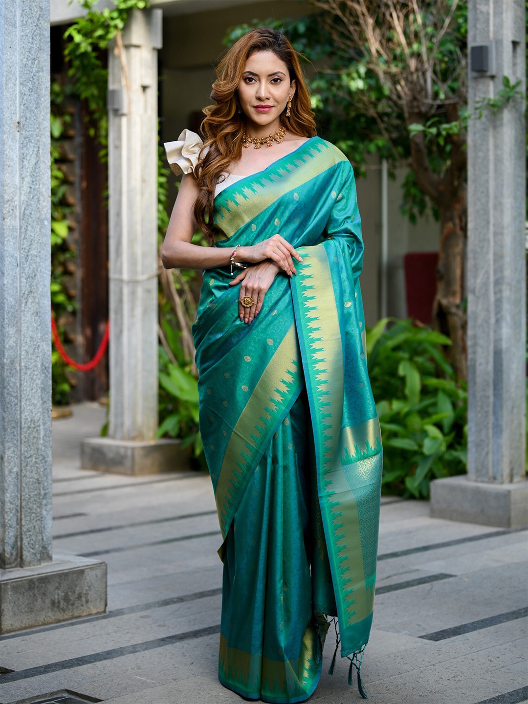 

BEATITUDE Ethnic Motif Woven Design Banarasi Saree, Green