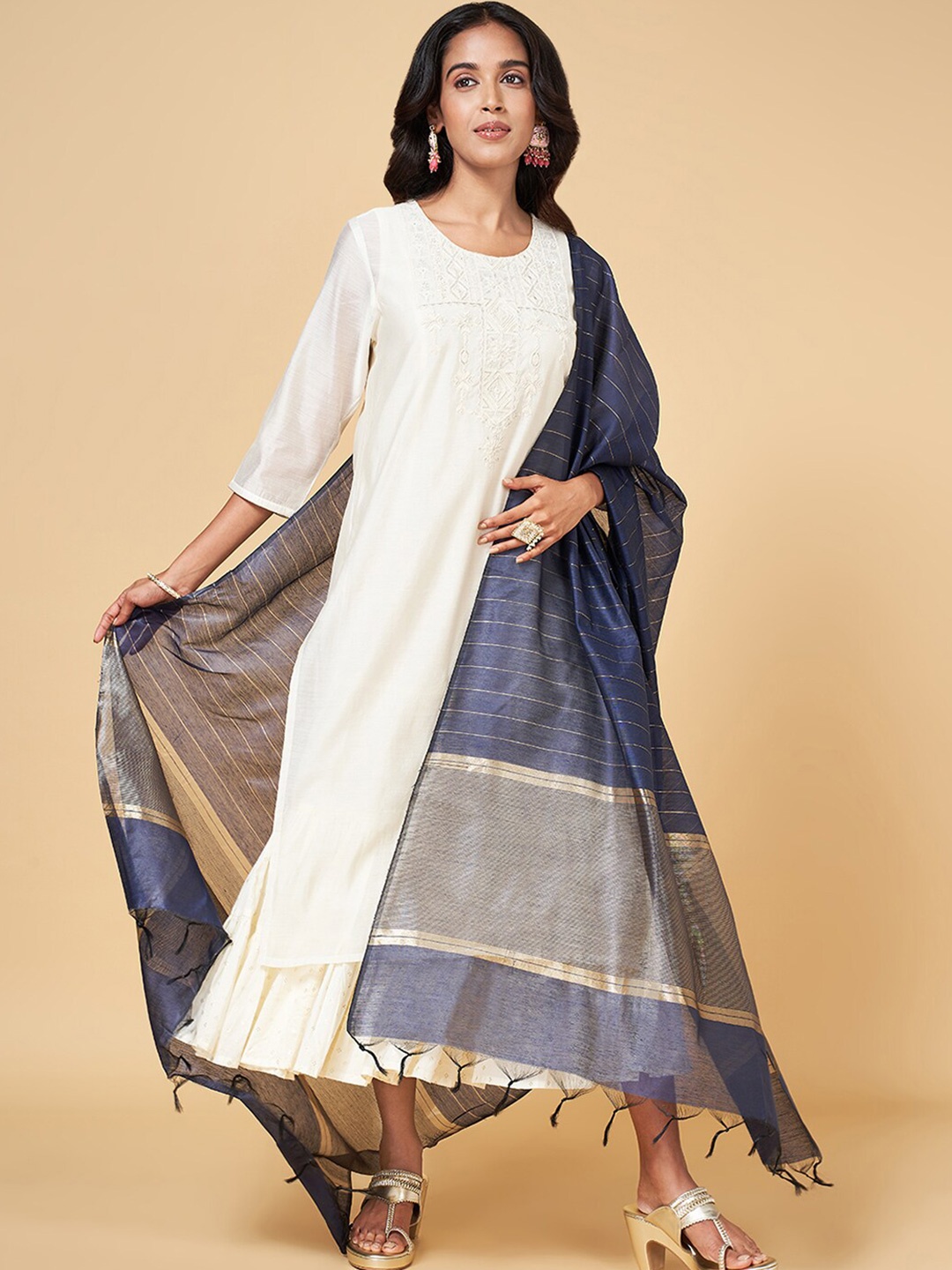 

RANGMANCH BY PANTALOONS Striped Dupatta with Gotta Patti, Navy blue