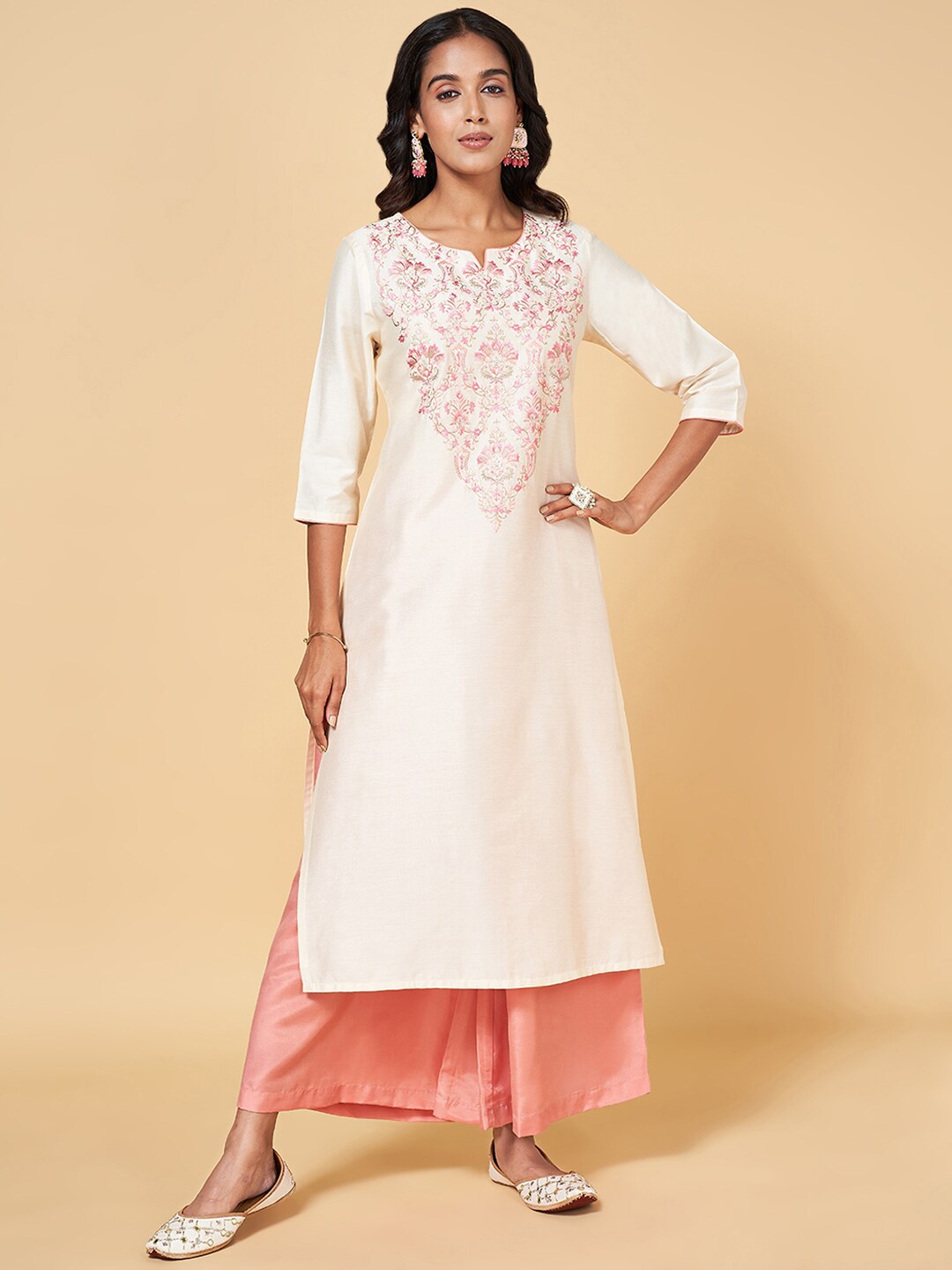 

RANGMANCH BY PANTALOONS Notched Neck Floral Embroidered Straight Kurta, Off white