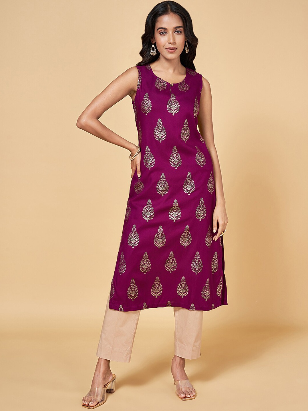 

RANGMANCH BY PANTALOONS Ethnic Motifs Printed Sleeveless Kurta, Magenta