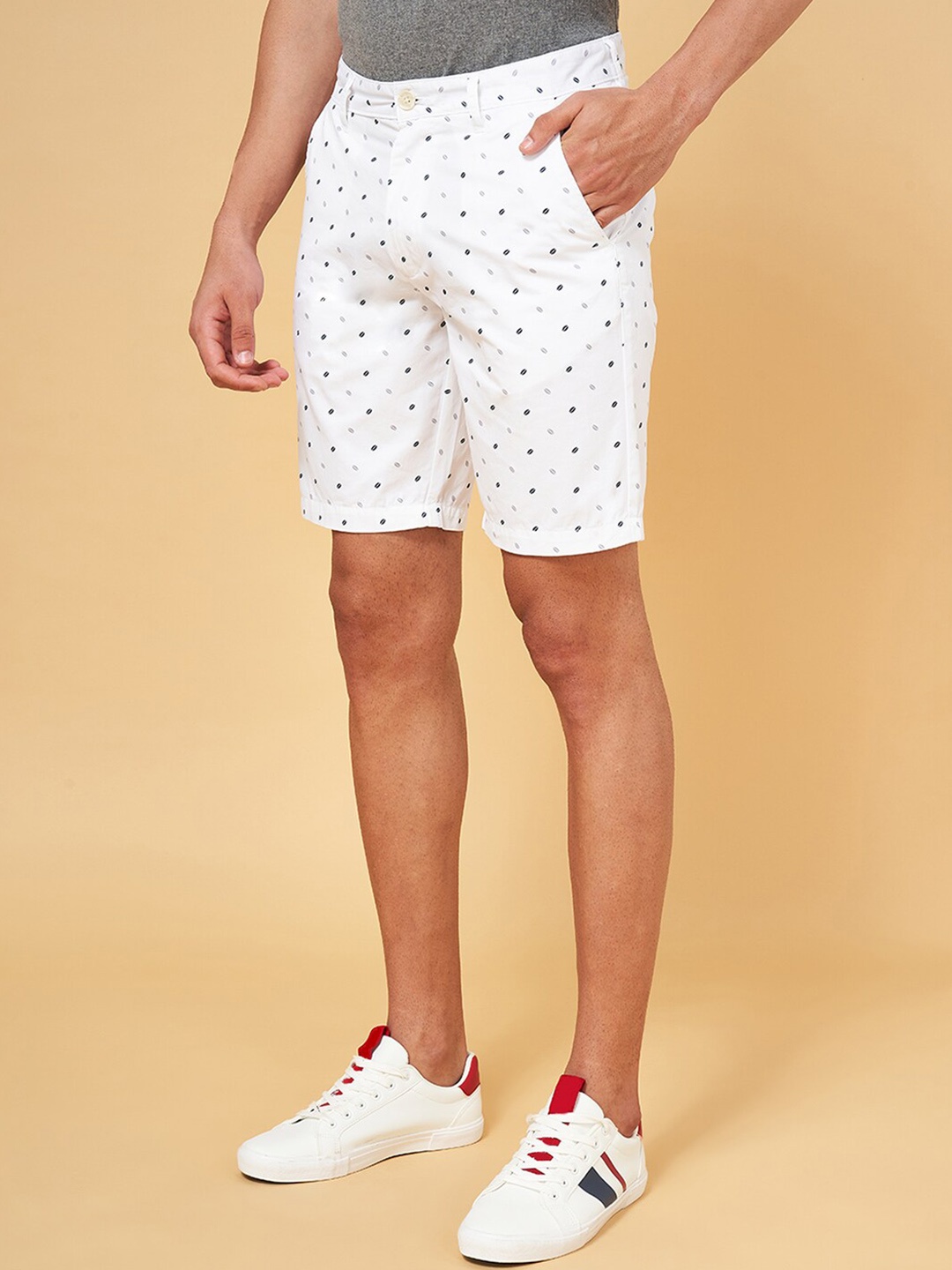 

BYFORD by Pantaloons Men Mid-Rise Conversational Printed Slim Fit Shorts, White