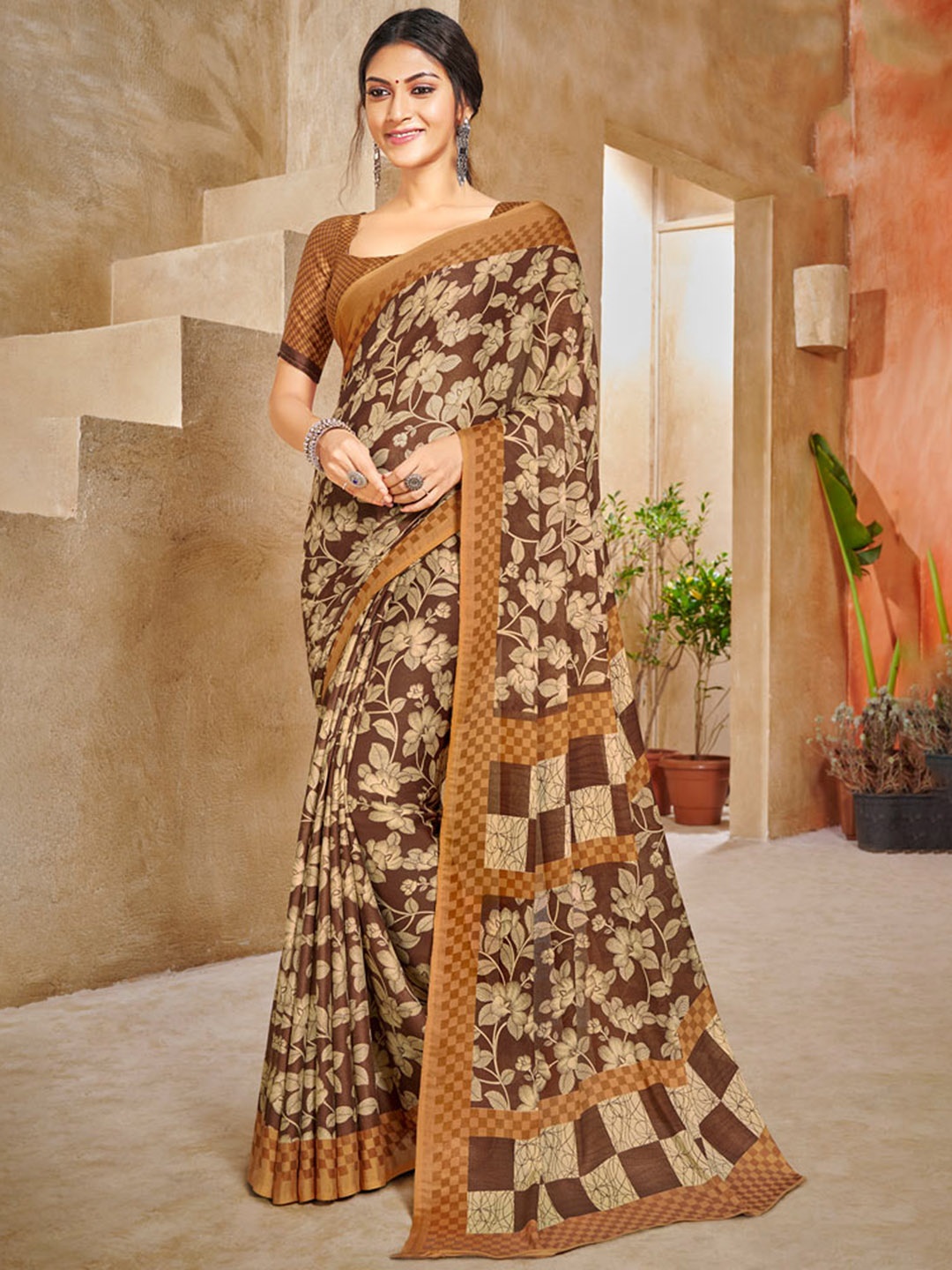 

Vishal Prints Floral Printed Poly Crepe Saree, Brown