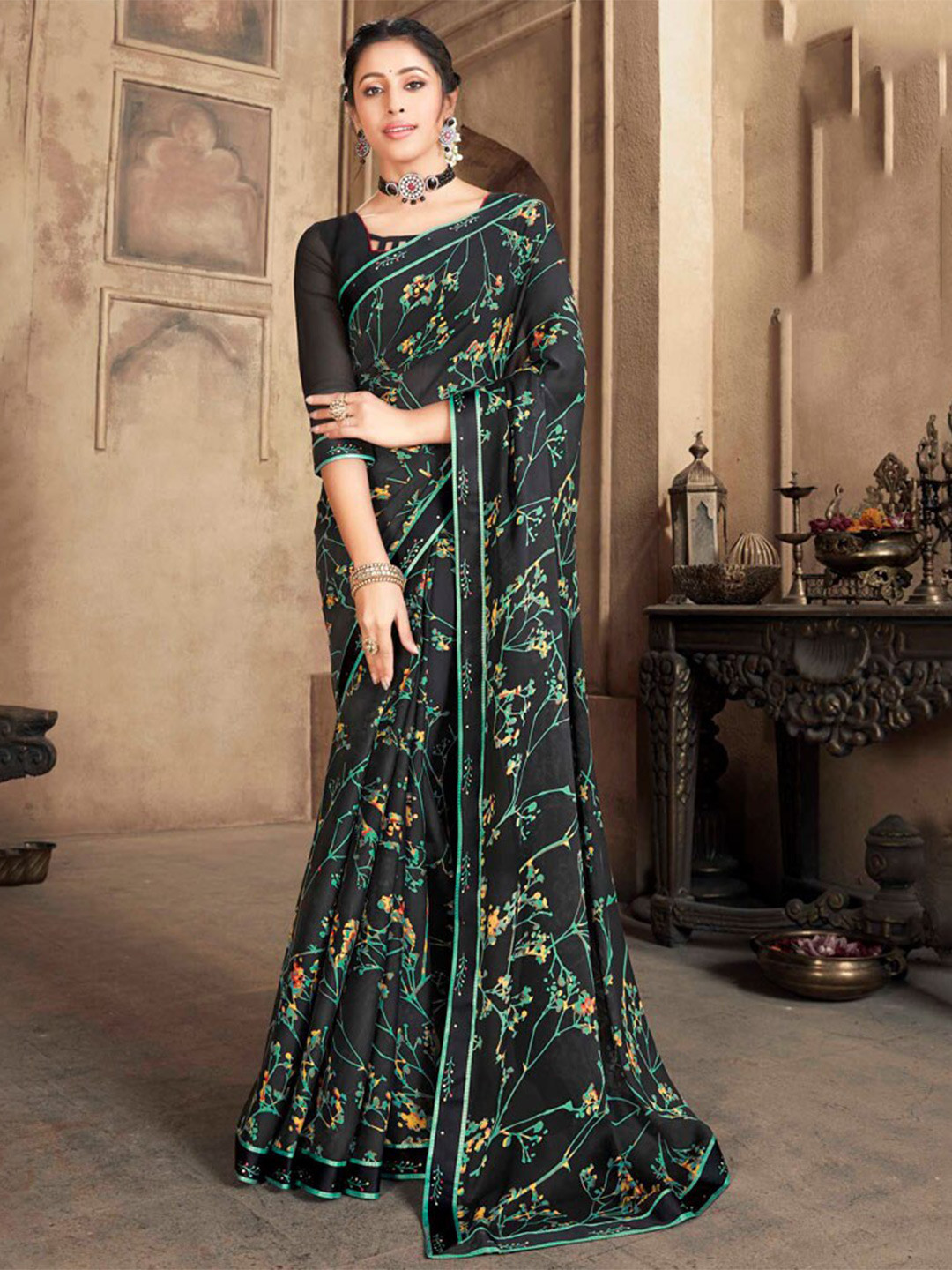 

Vishal Prints Floral Printed Saree, Black