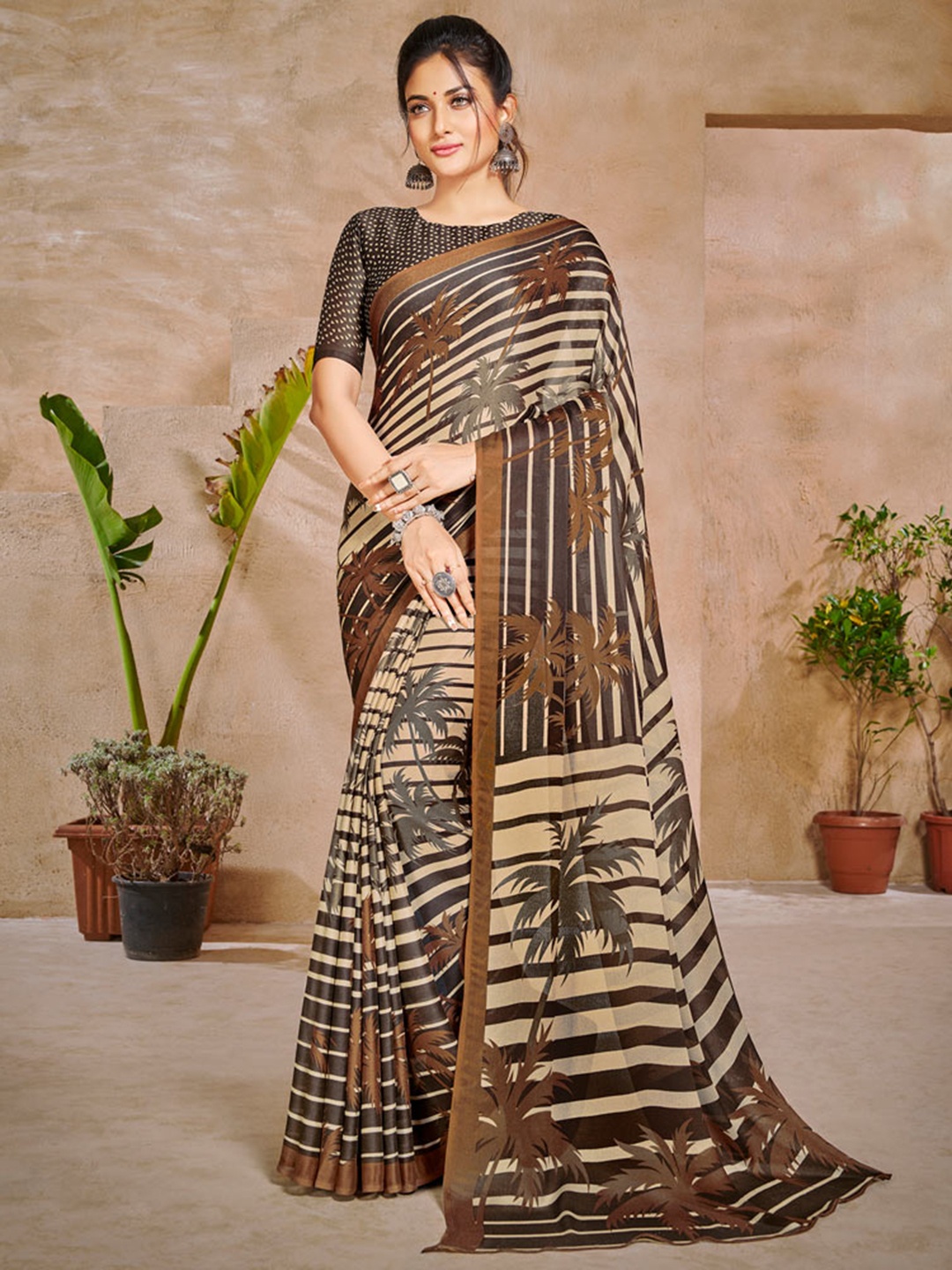 

Vishal Prints Ethnic Motifs Printed Crepe Saree, Brown