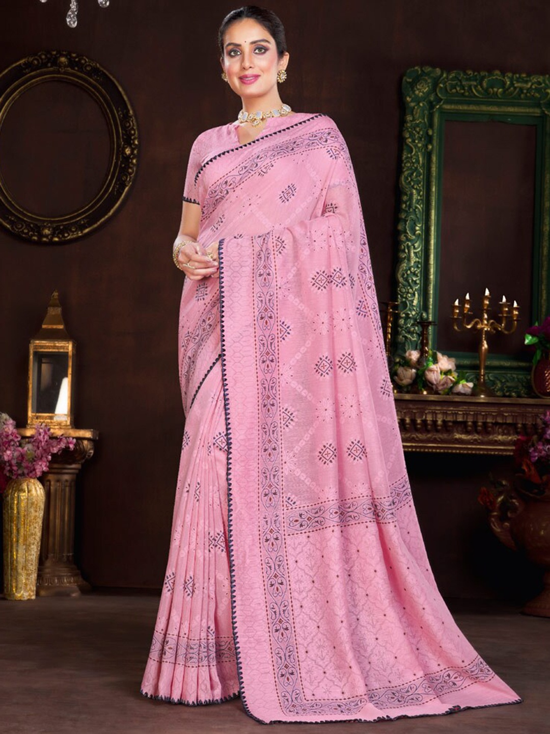 

Vishal Prints Ethnic Motifs Printed Saree, Rose