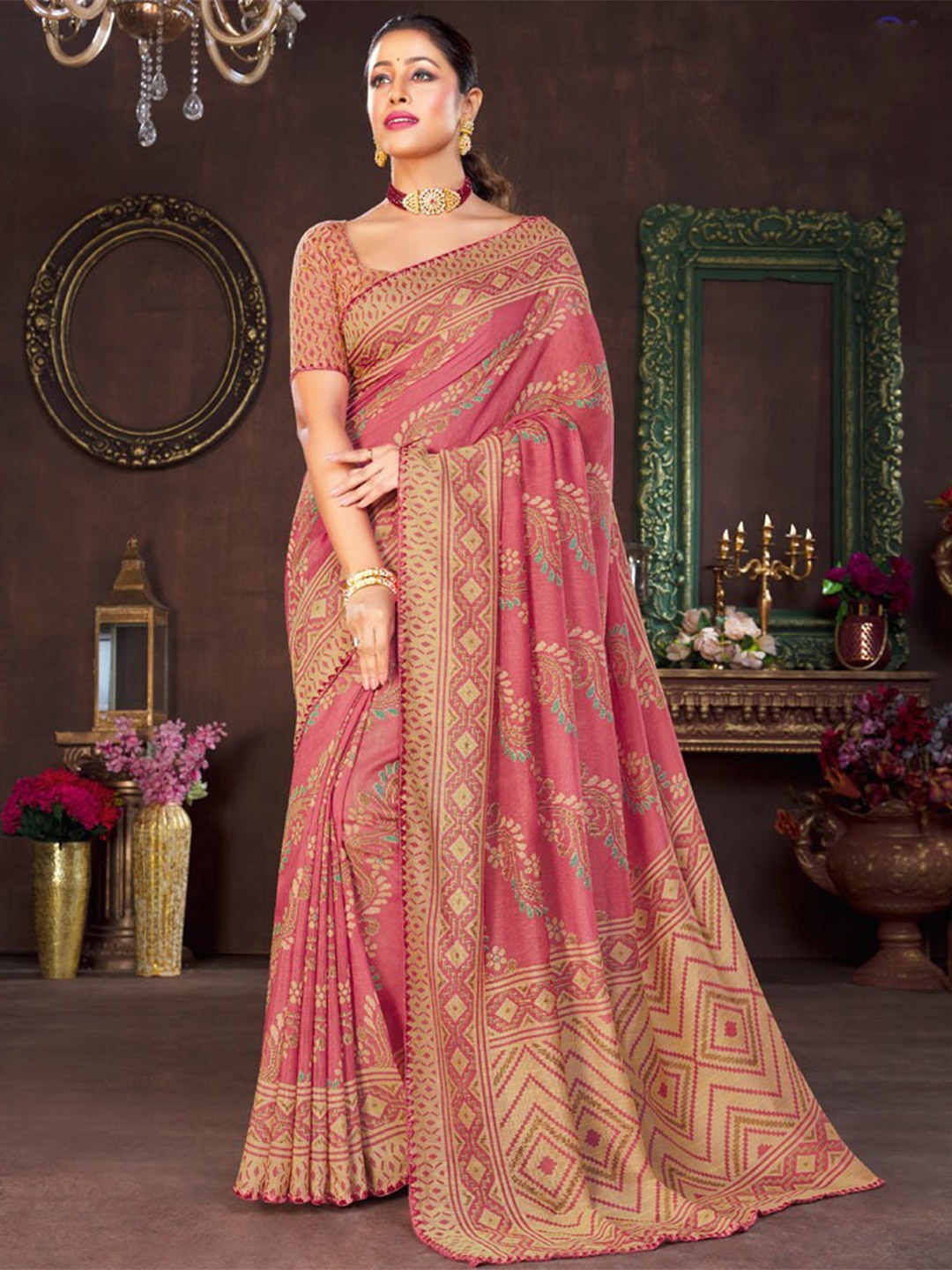 

Vishal Prints Ethnic Motifs Printed Saree, Red
