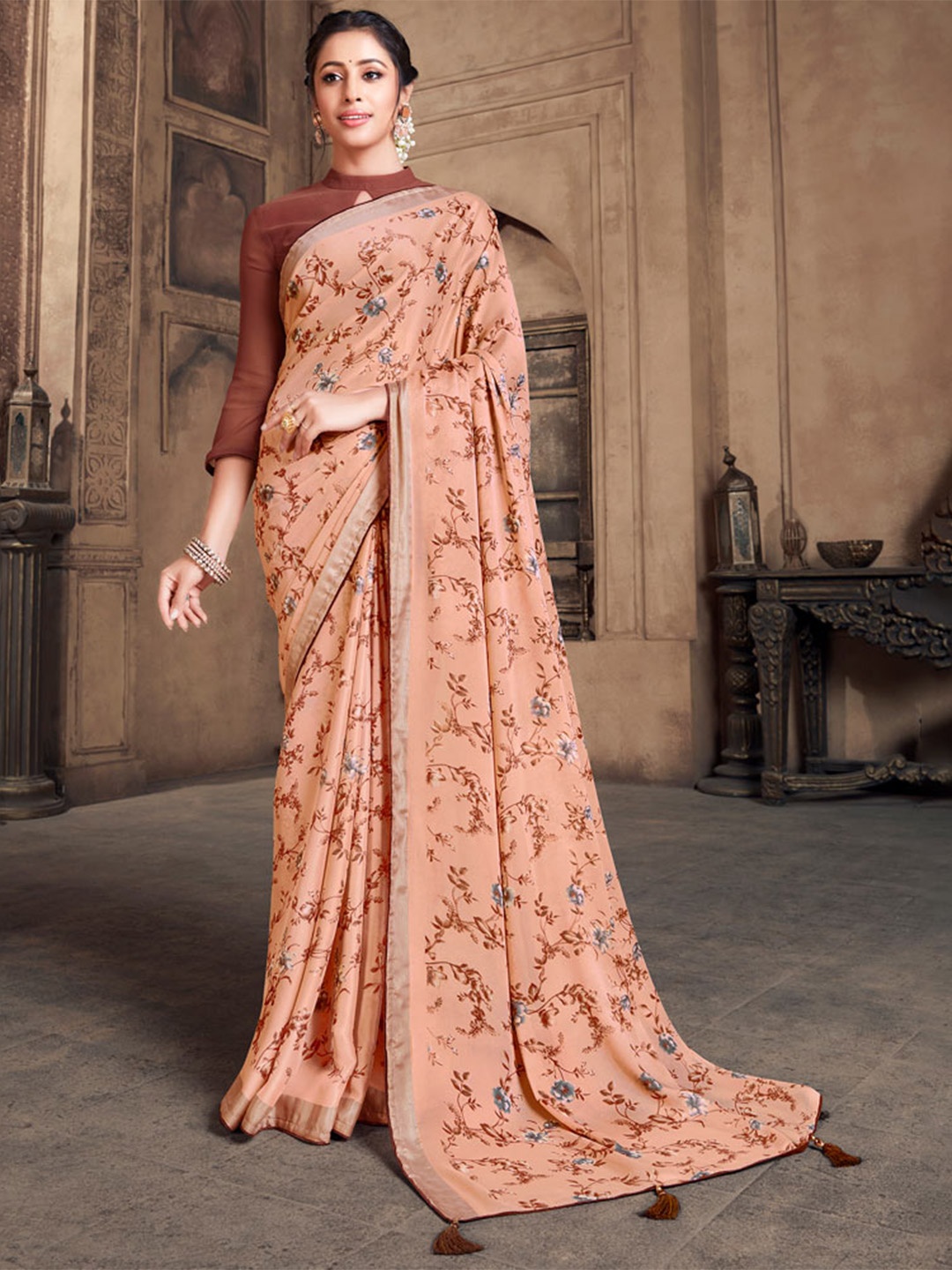 

Vishal Prints Poly Crepe Floral Printed Saree, Peach