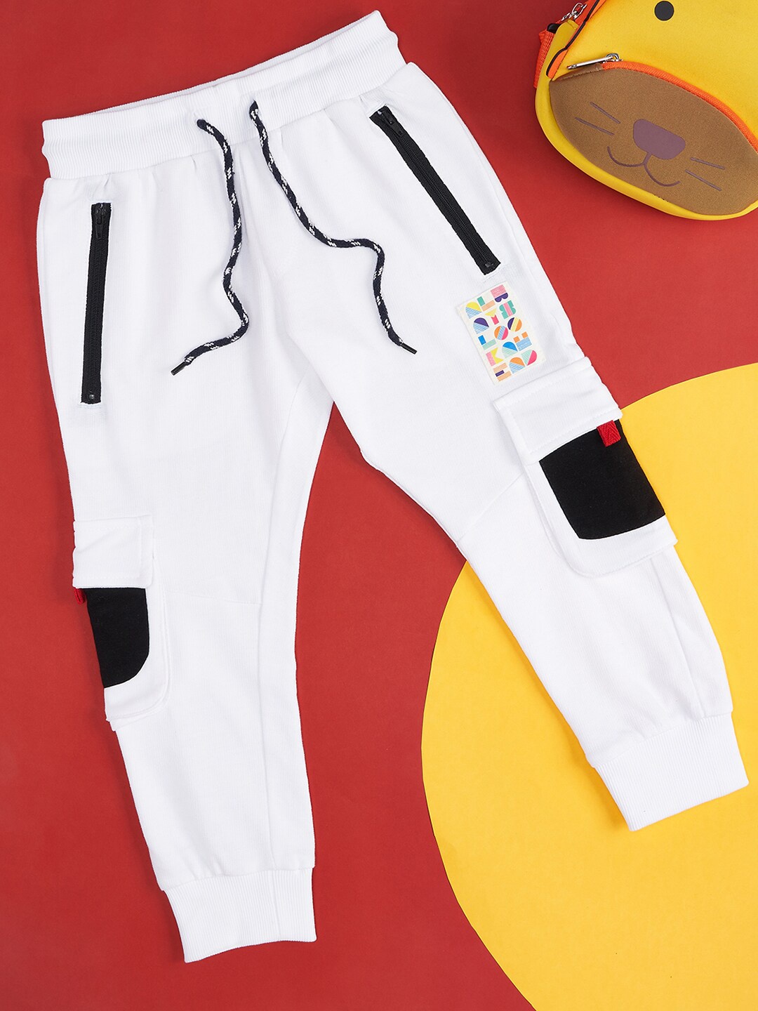 

Pantaloons Junior Boys Mid-Rise Cargo Joggers, White