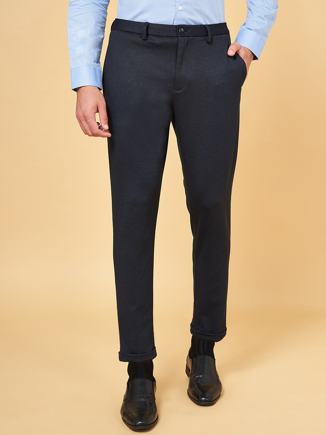 

BYFORD by Pantaloons Men Self Designed Mid-Rise Trousers, Navy blue