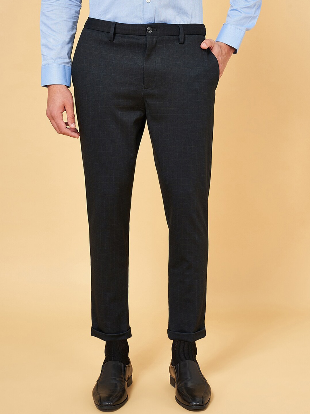 

BYFORD by Pantaloons Men Checked Mid-Rise Formal Trousers, Black