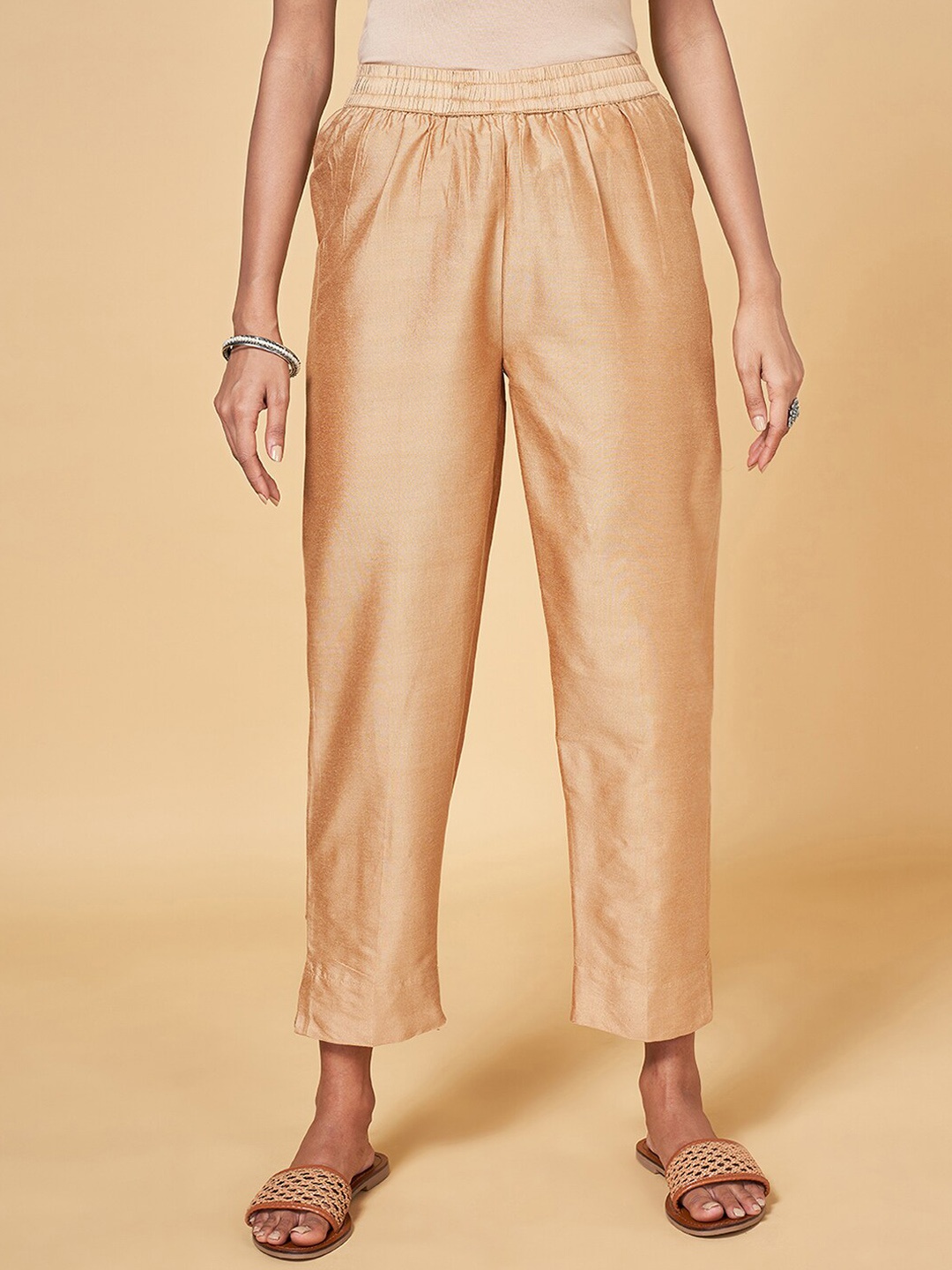 

RANGMANCH BY PANTALOONS Women Mid-Rise Cropped Trousers, Gold