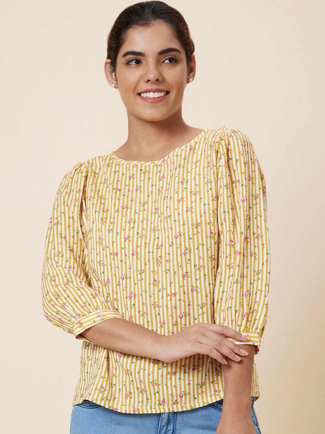 

Globus Yellow & White Floral Printed Puff Sleeves Top