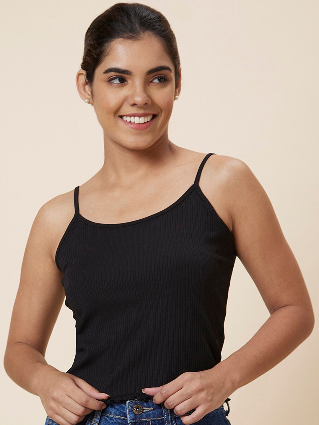 

Globus Black Shoulder Straps Crop Top