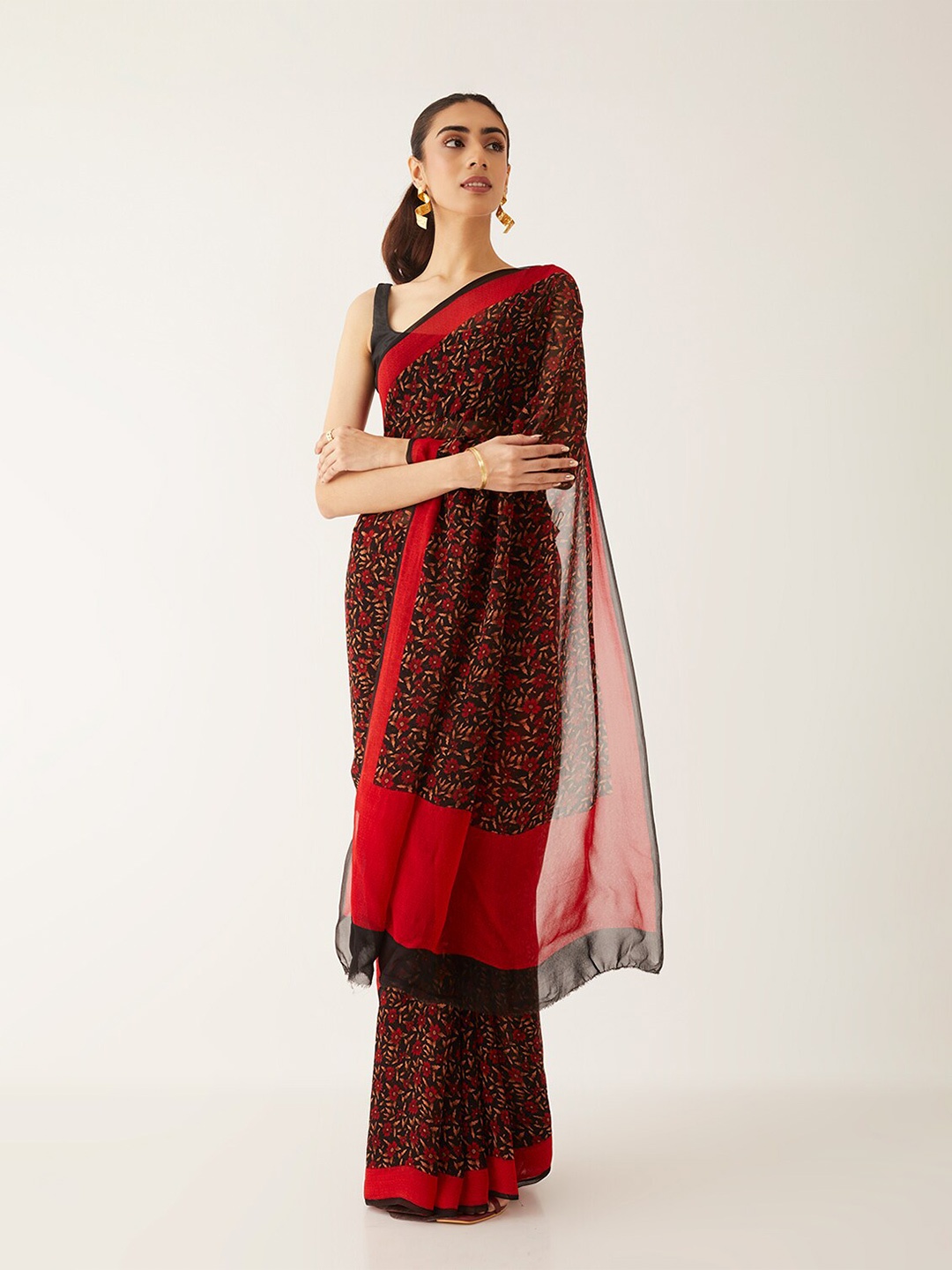 Taneira Floral Printed Saree, Black