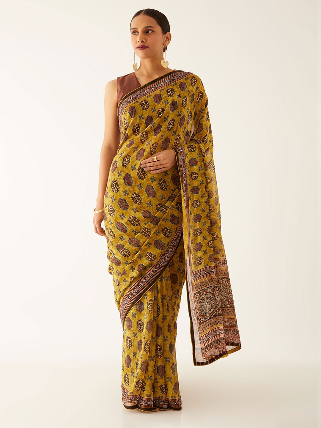 

Taneira Ethnic Motifs Printed Saree, Mustard