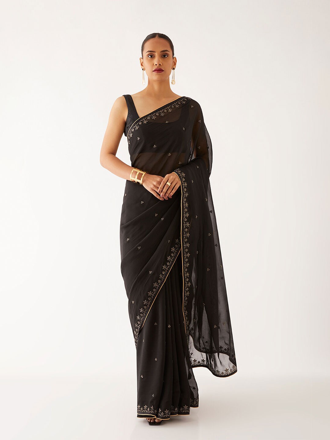 

Taneira Floral Embroidered Saree, Black