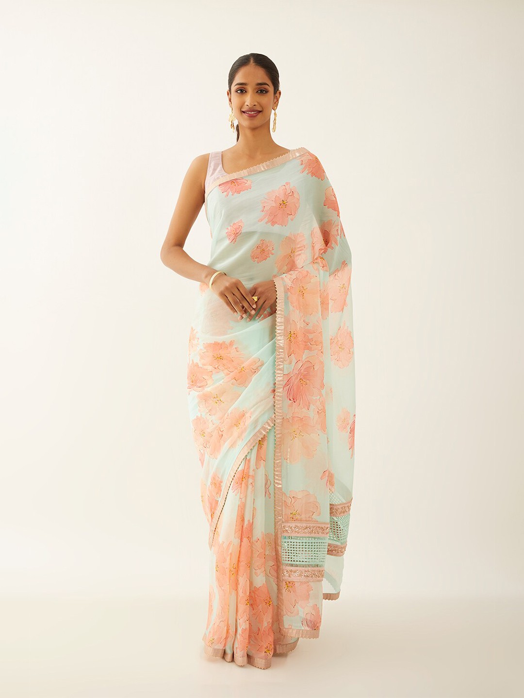 

Taneira Floral Printed Sequinned Saree, Blue