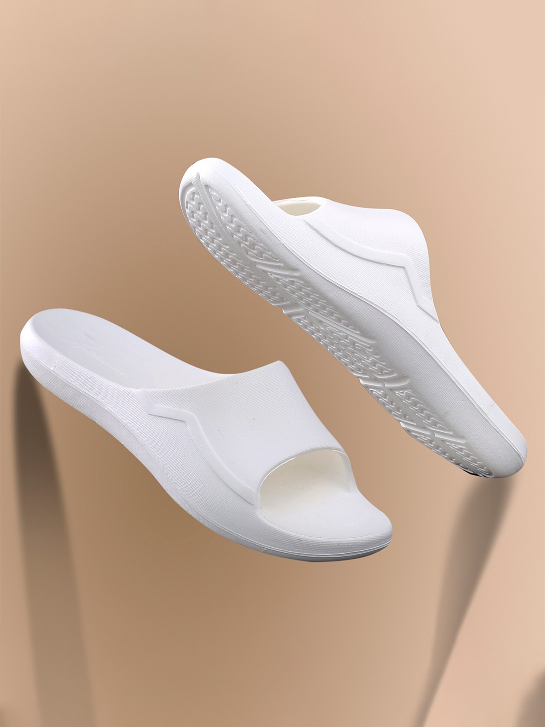 

KRAASA Men Textured Sliders, White