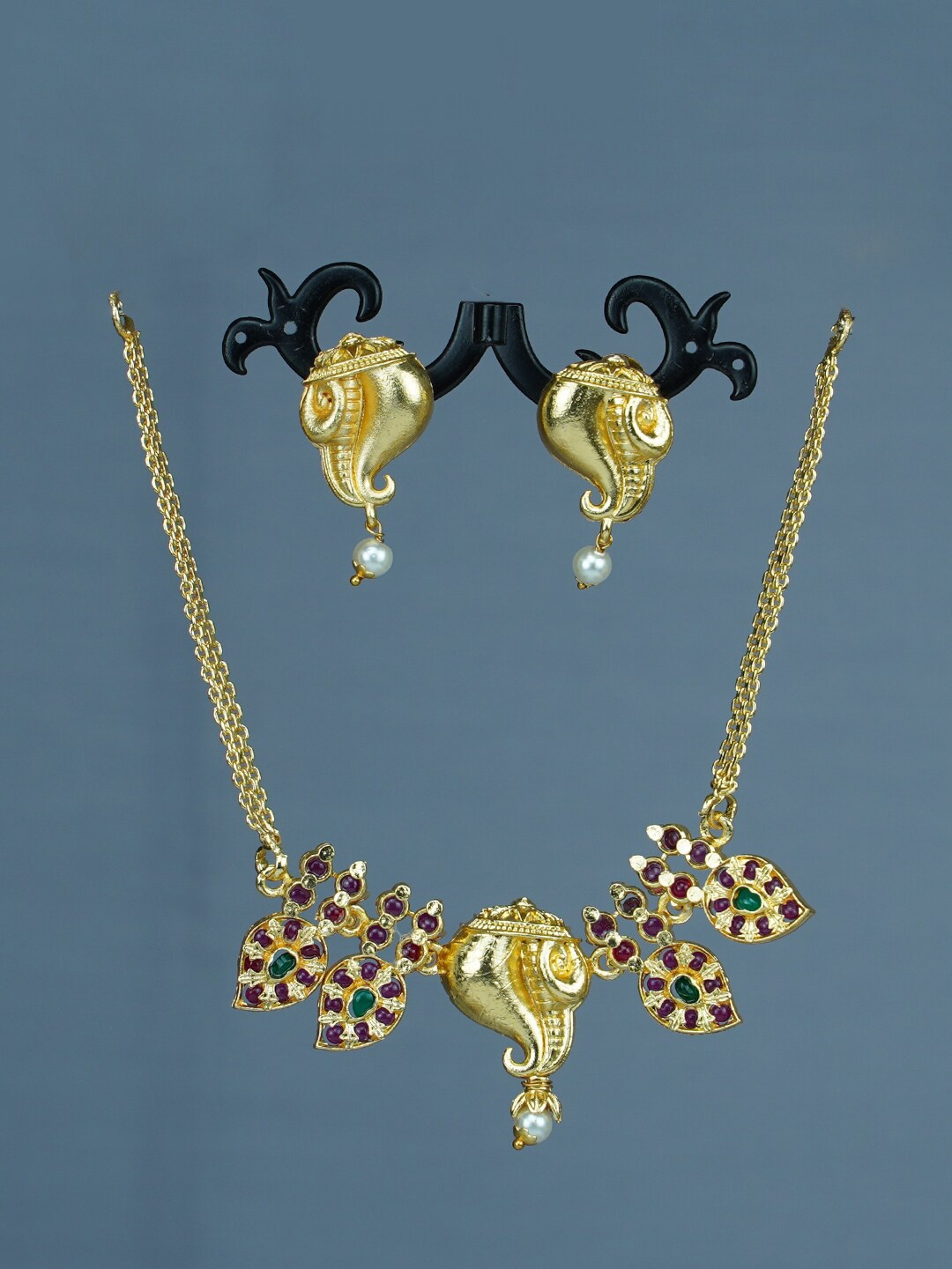 Diksha collection Gold-Plated Stone-Studded Matte Finish Jewellery Set
