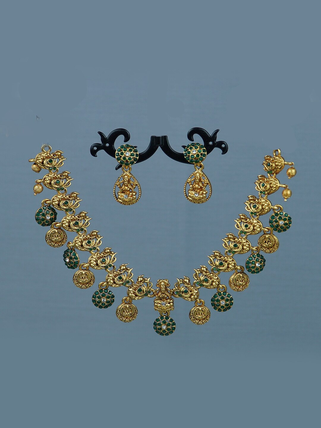 

Diksha collection Gold-Plated Stone-Studded Matte Finish Jewellery Set