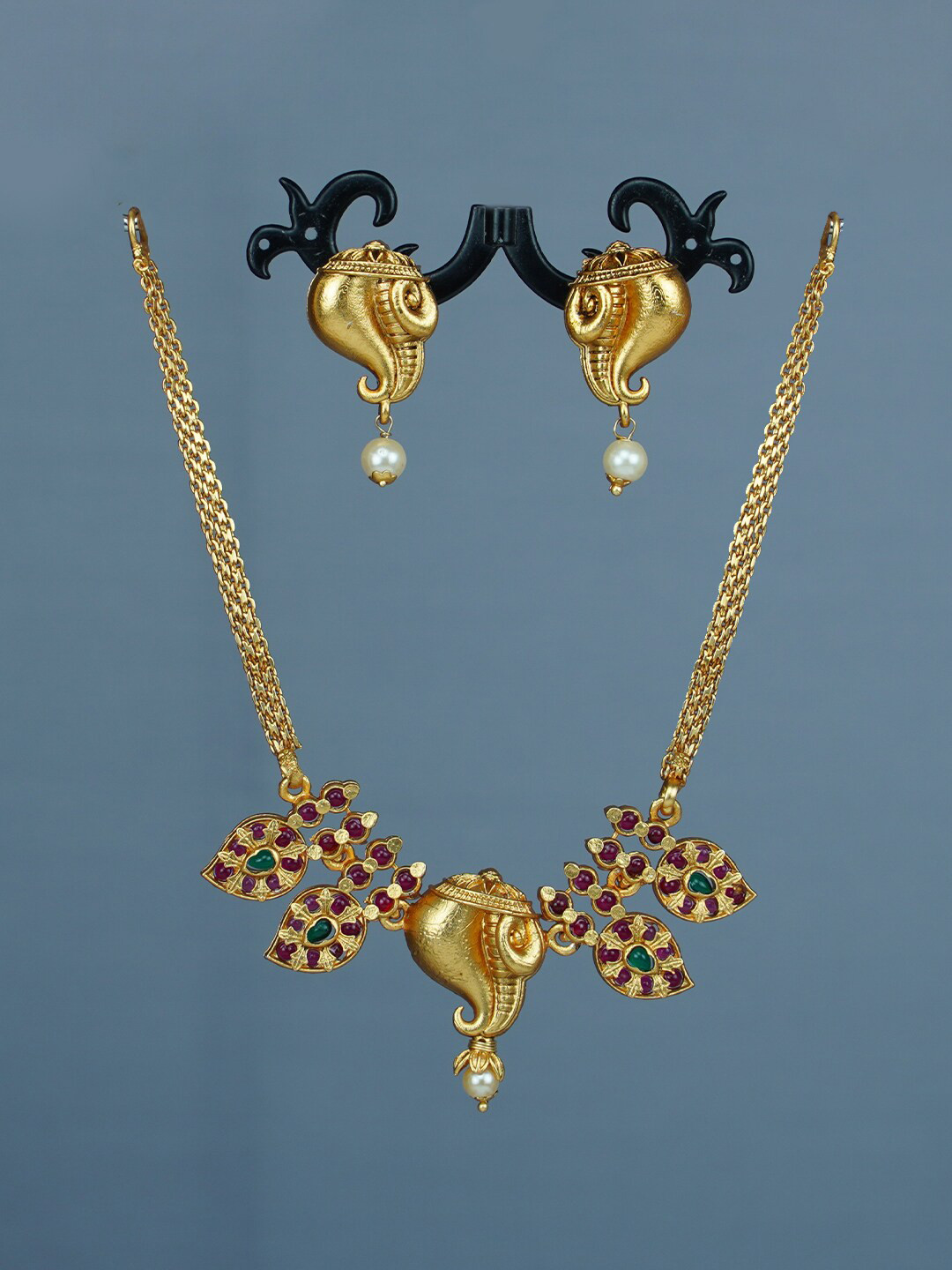 

Diksha collection Gold-Plated Stone-Studded Matte Finish Jewellery Set