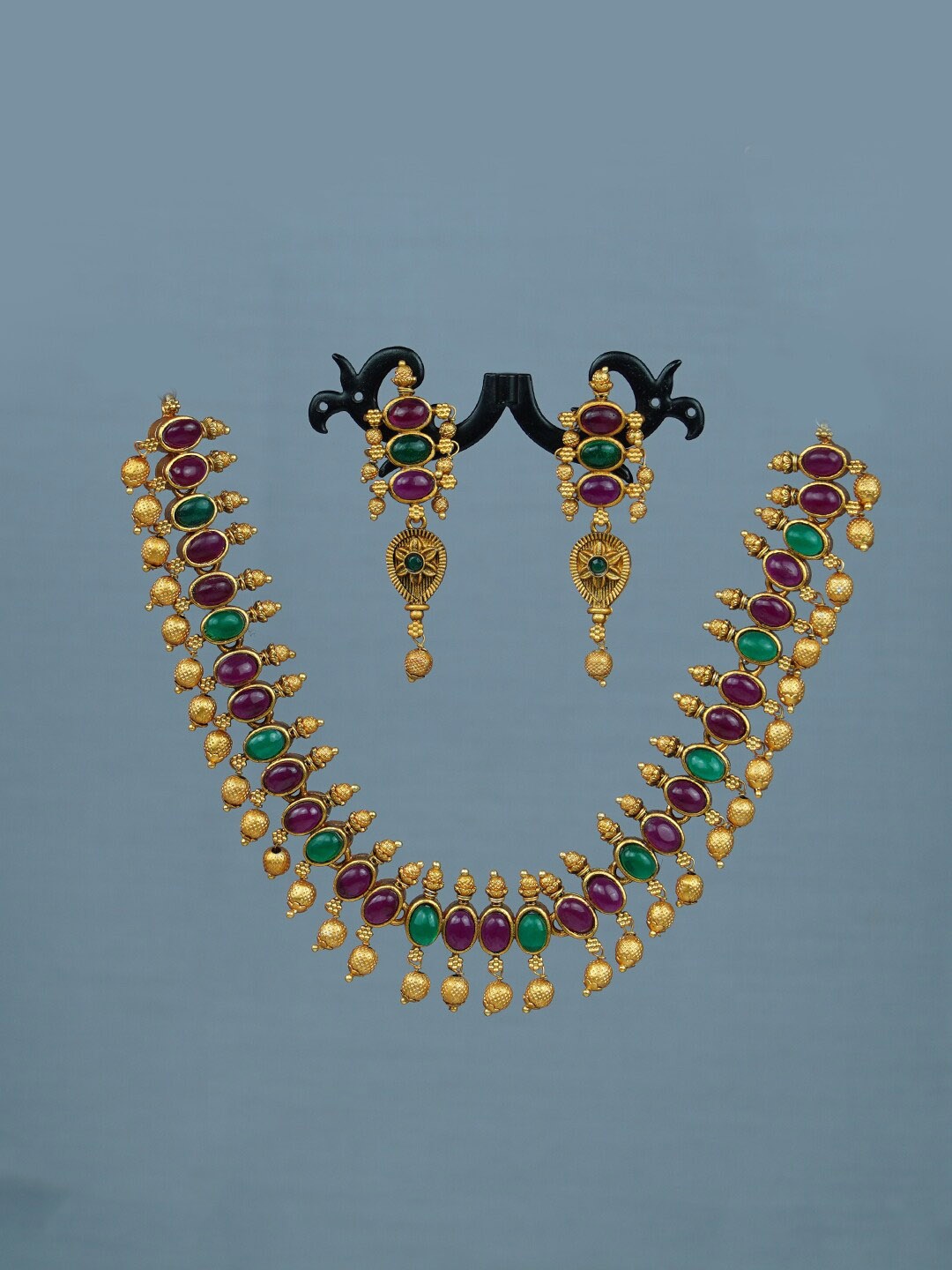Diksha collection Gold-Plated Stone-Studded & Beaded Matte Finish Jewellery Set
