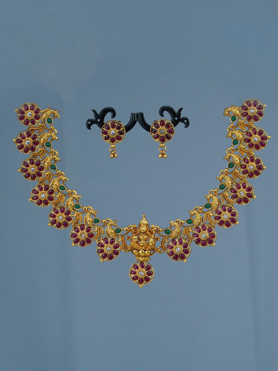 

Diksha collection Gold-Plated Stone-Studded Matte Finish Jewellery Set
