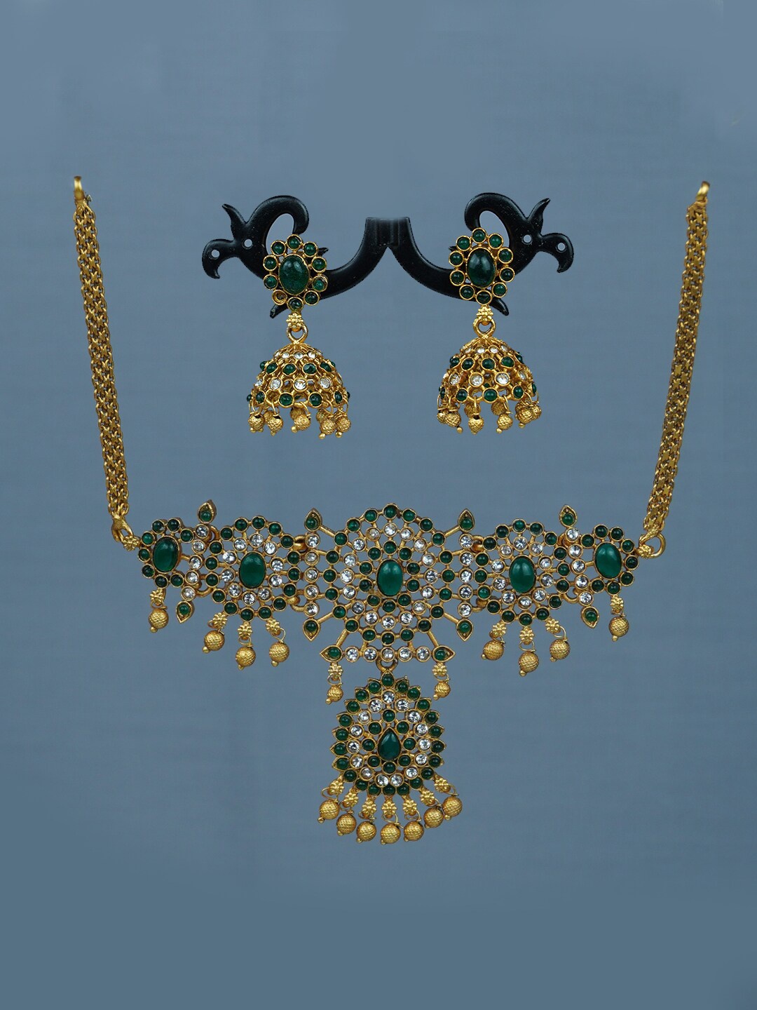 

Diksha collection Gold-Plated Stone-Studded & Beaded Matte Finish Jewellery Set