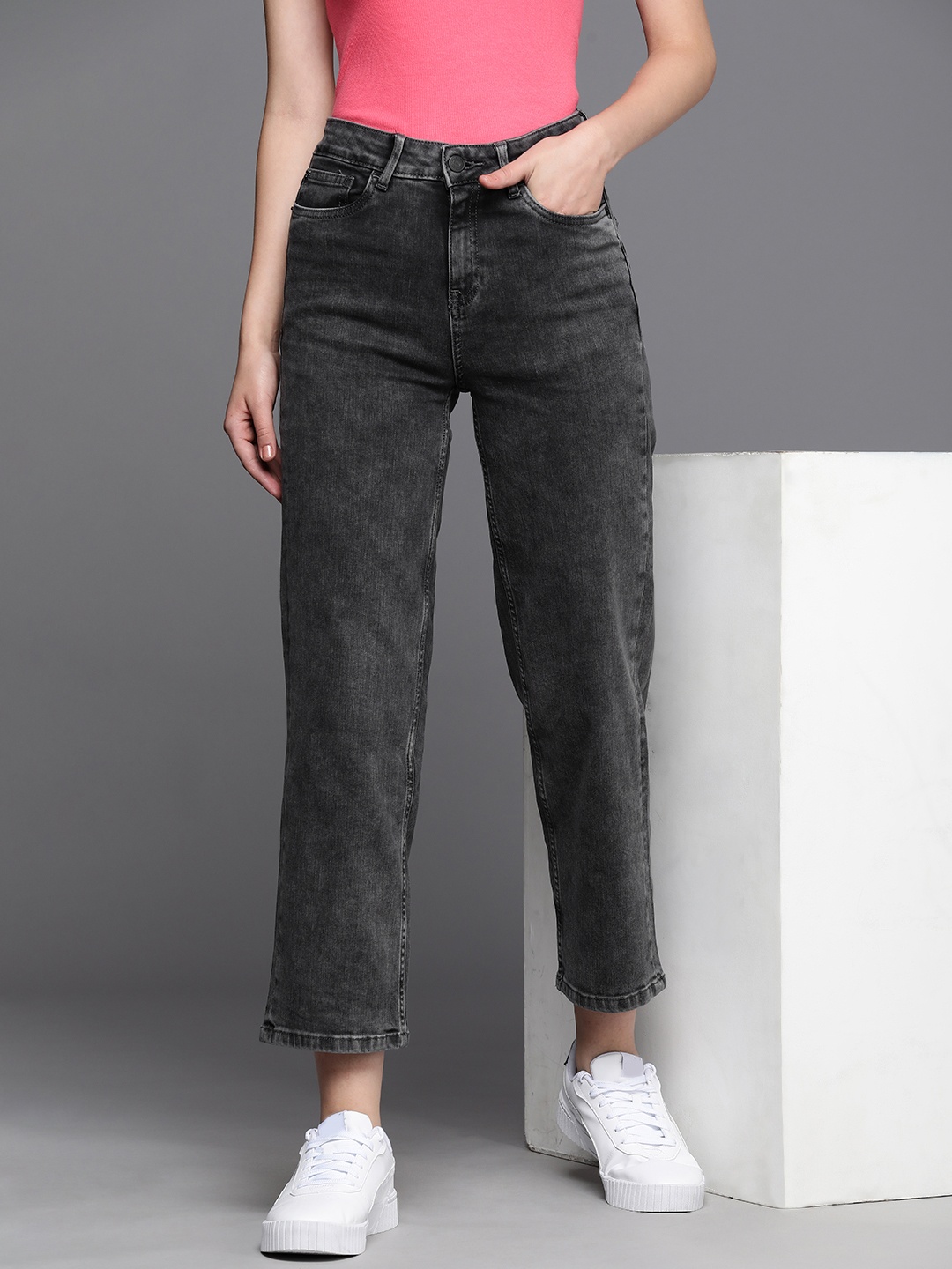 

Allen Solly Woman Mid-Rise Heavy Fade Stretchable Cropped Jeans, Charcoal