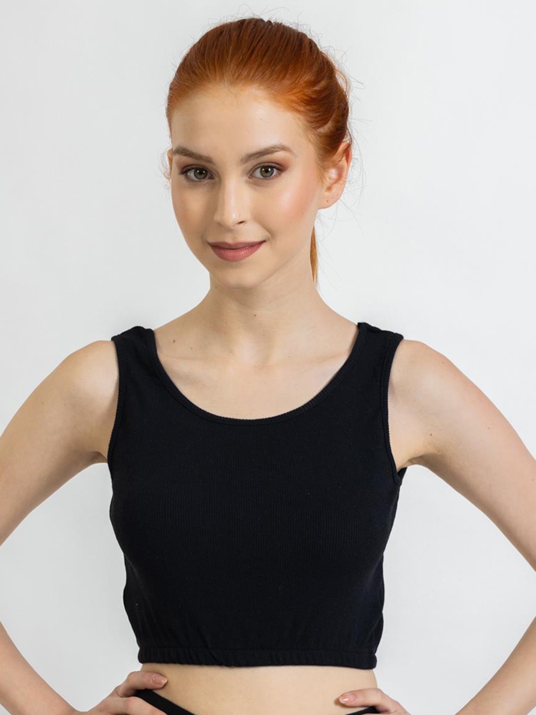 

PRET A TUER Round Neck Tank Crop Top, Black