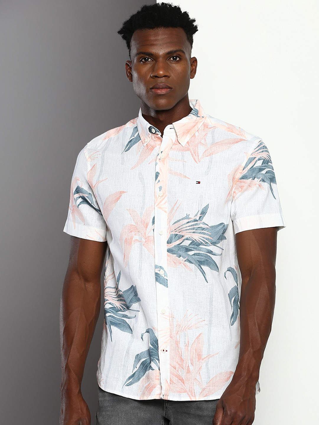 

Tommy Hilfiger Floral Printed Button-Down Collar Short Sleeves Linen Casual Shirt, Off white