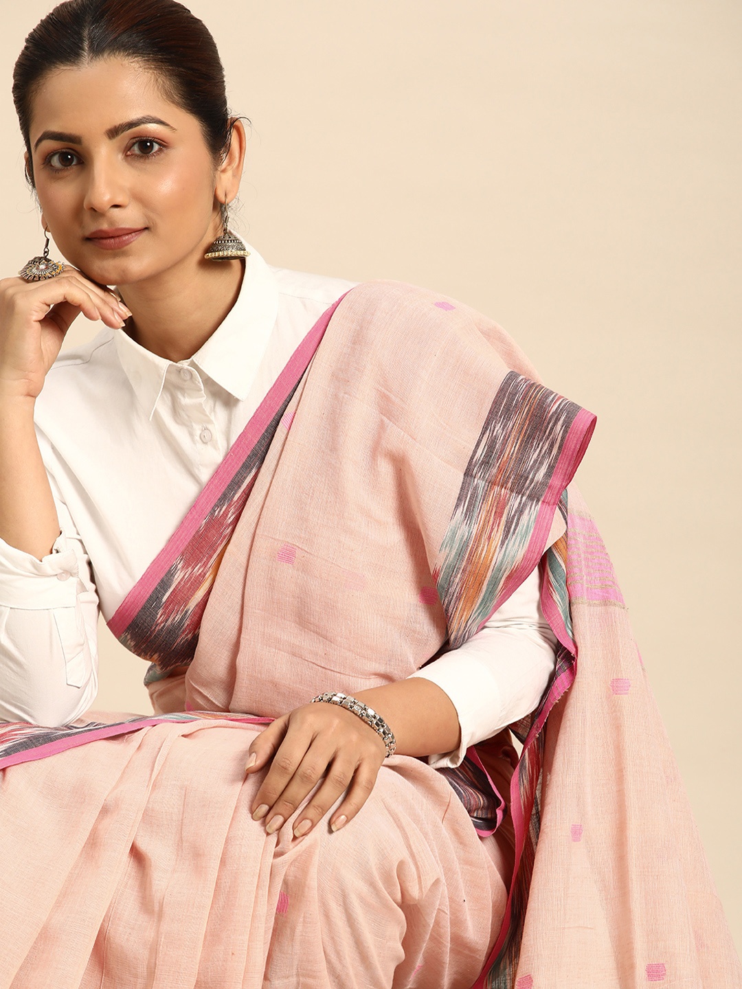 

Taavi Polka Dot Pure Cotton Jamdani Jamdani Inspired Woven Legacy Saree, Peach