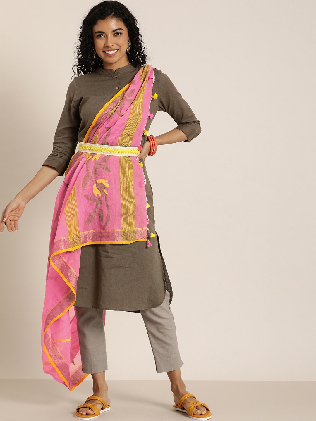 

Taavi Jamdani Handloom Dupatta, Pink