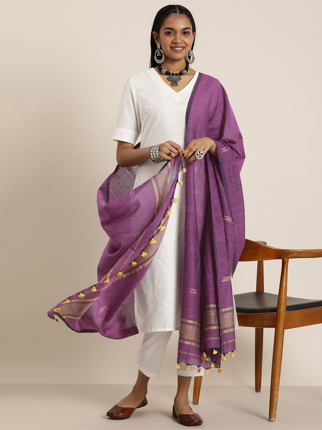 

Taavi Pure Cotton Buti Handloom Dupatta, Purple