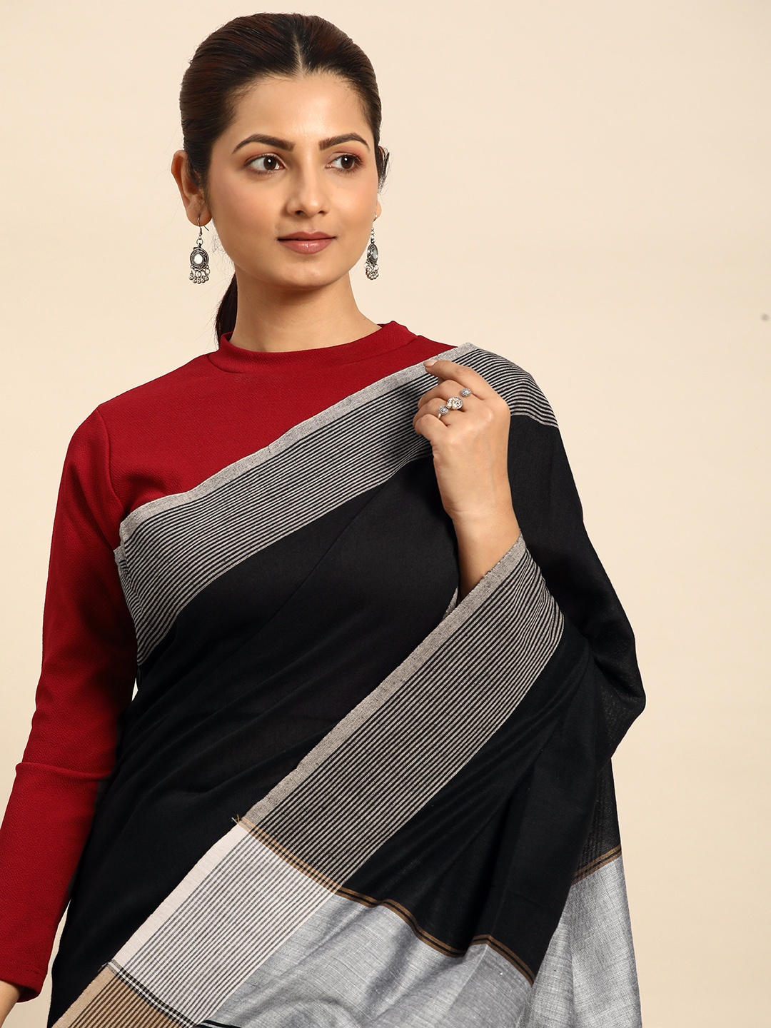 

Taavi Pure Cotton Woven Designed Handloom Saree, Black