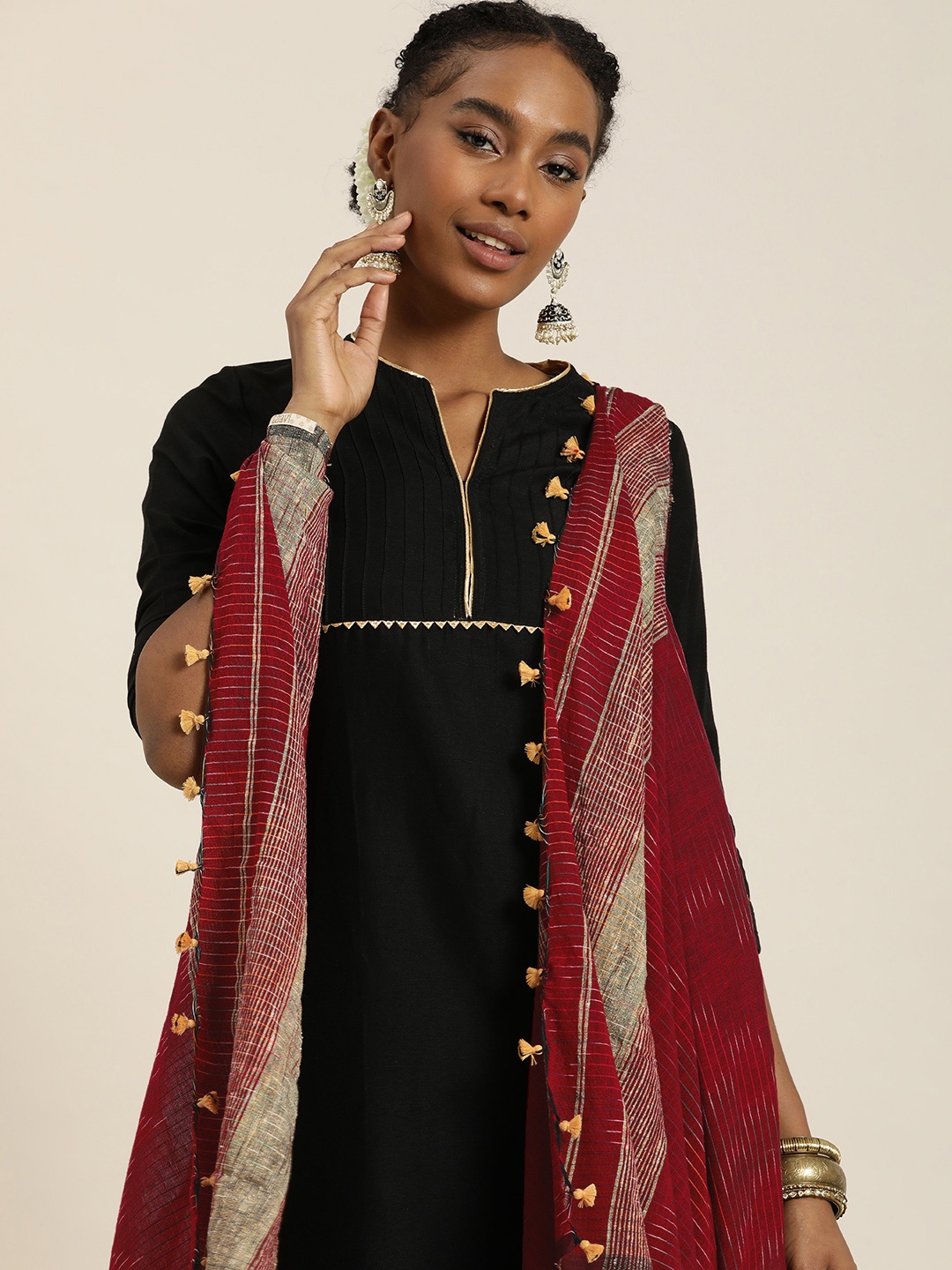 

Taavi Women Woven Design Dupatta, Red