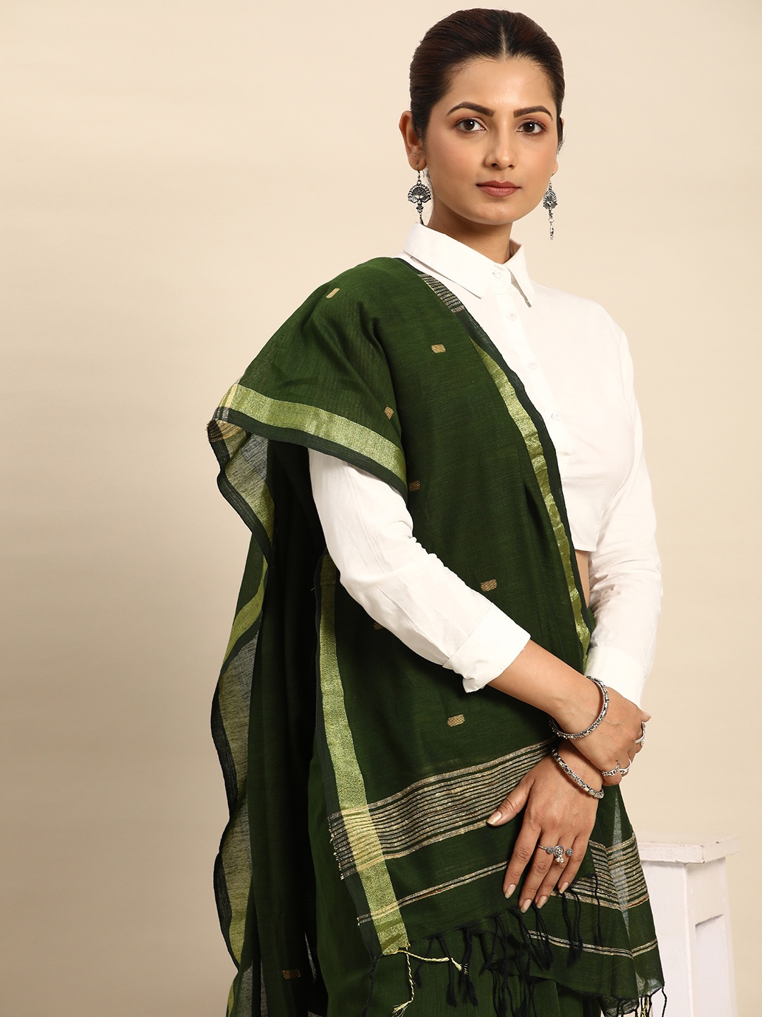 

Taavi Polka Dot Pure Cotton Jamdani Inspired Woven Legacy Saree, Green