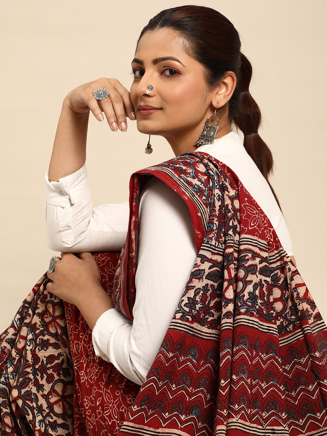 

Taavi Ajrak Block Pure Cotton Block Print Saree, Maroon