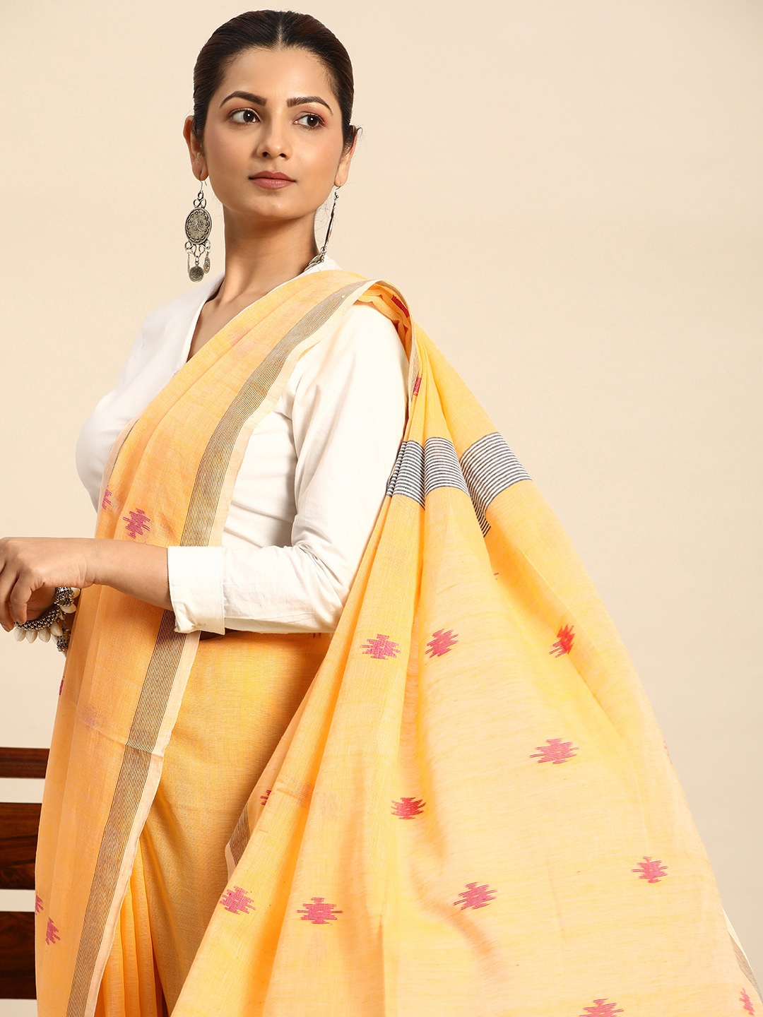 

Taavi Pure Cotton Jamdani Inspired Woven Legacy Saree, Yellow