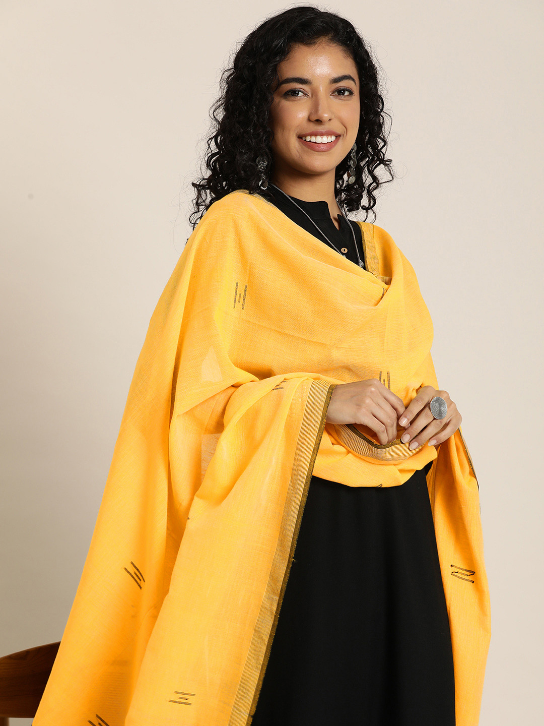 

Taavi Solid Cotton Buti Dupatta, Yellow