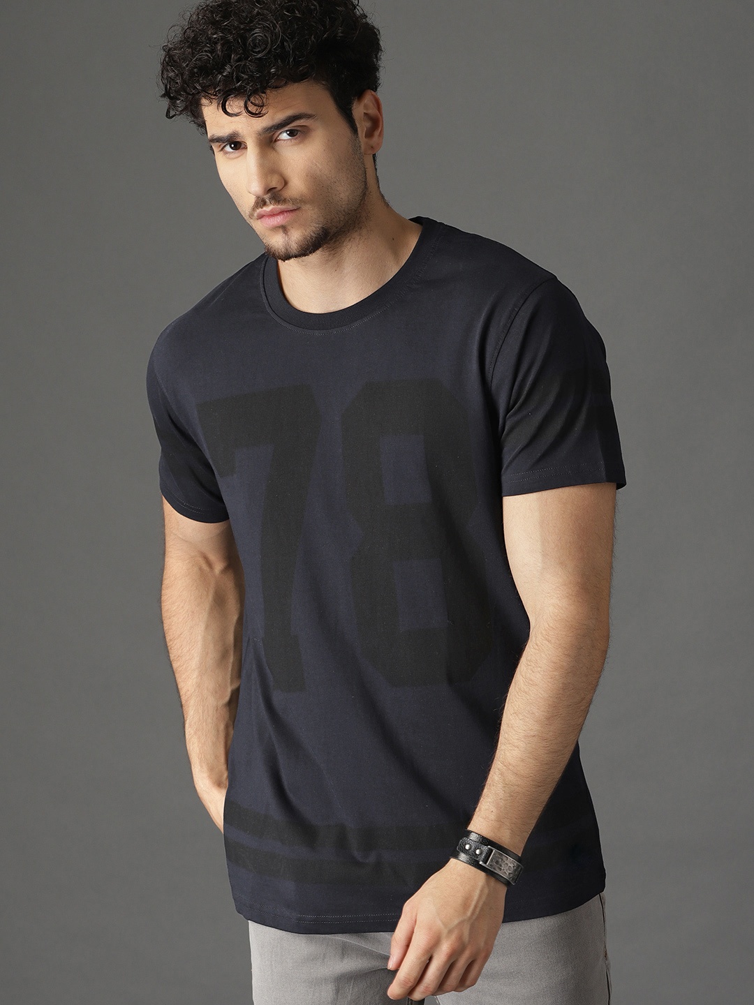 

Roadster Men Navy Blue Varsity Printed Cotton T-shirt