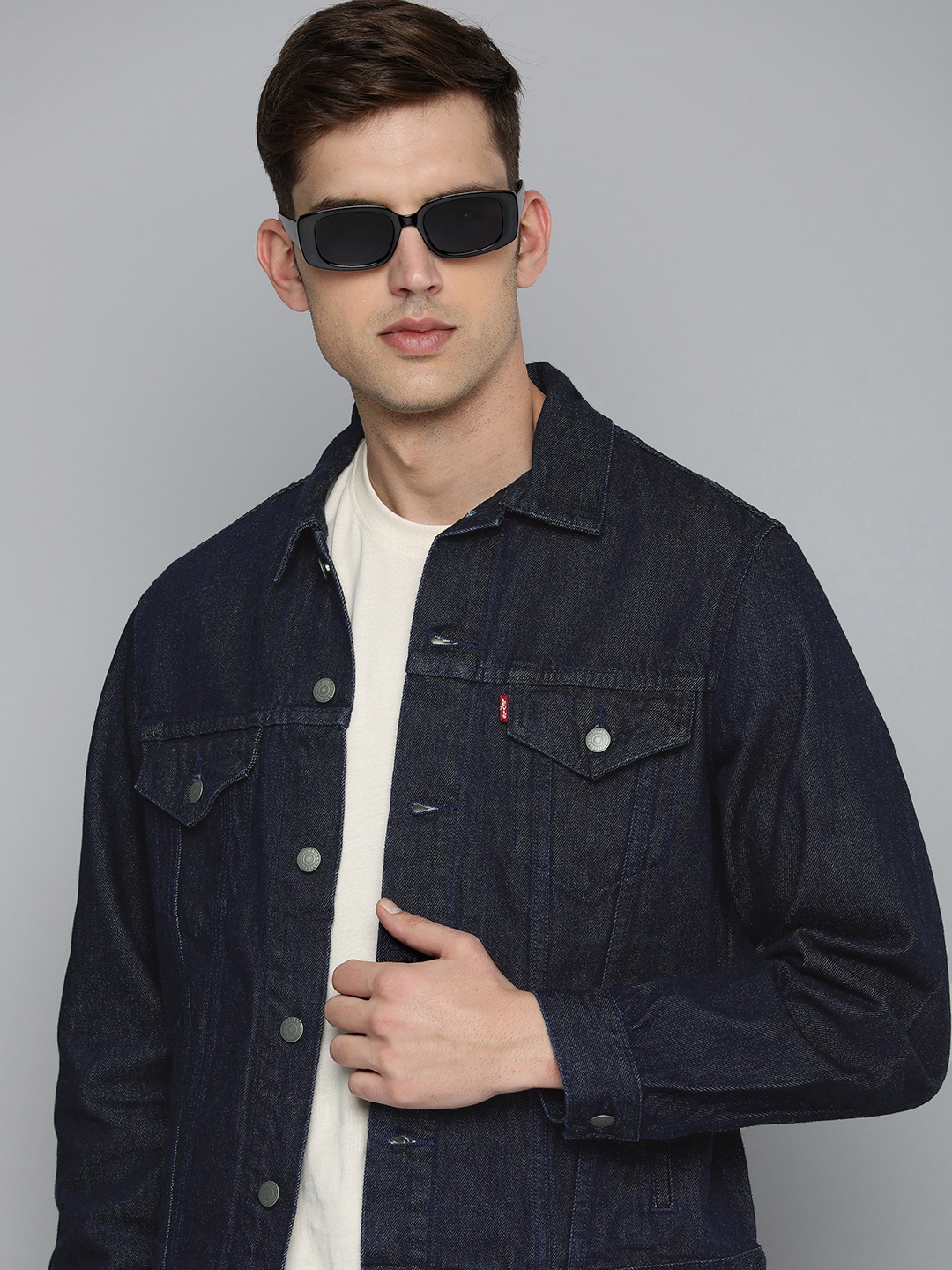 

Levis Spread Collar Pure Cotton Long Sleeves Denim Jacket, Navy blue