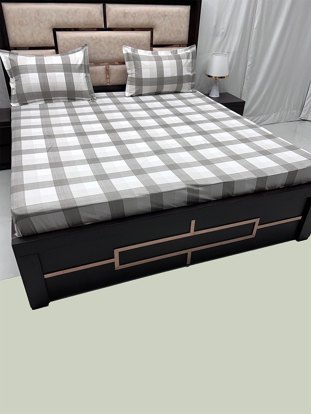 Pure Decor Velar Fur Sib Grey Geometric Cotton 400 TC King Bedsheet With 2 Pillow Covers