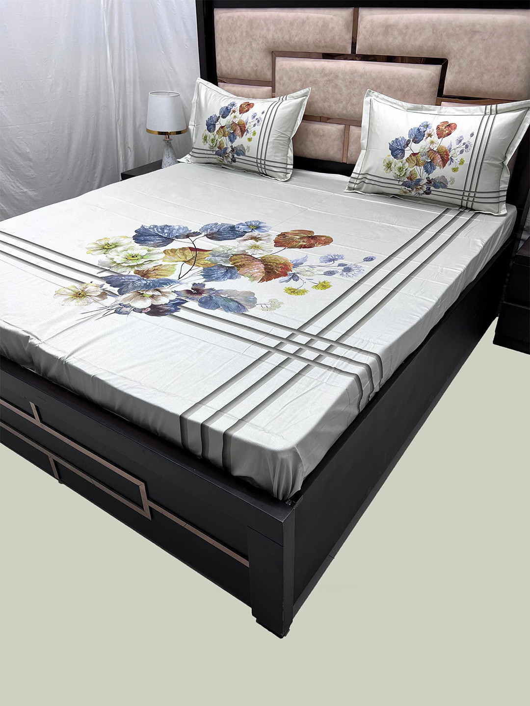 

Pure Decor Majestic Grey & Green Floral Cotton King Bedsheet With 2 Pillow Covers