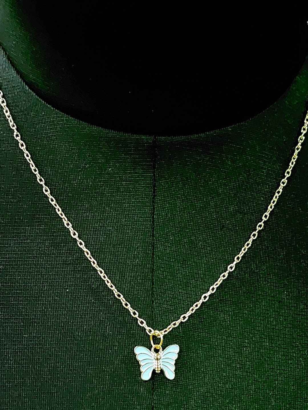 

DIAN Women Gold-Plated Butterfly Shaped Enamelled Pendant with Link Chain