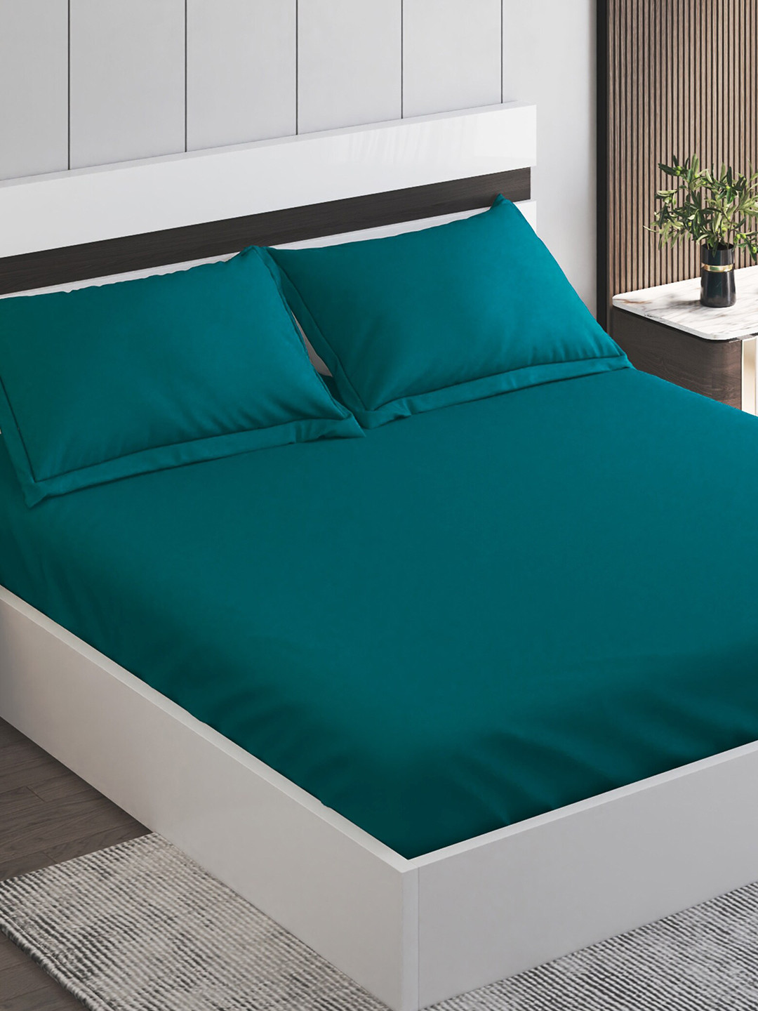 

Home Centre Colour Refresh Teal 144 TC Cotton Fitted King Bedsheet With 2 Pillow Covers