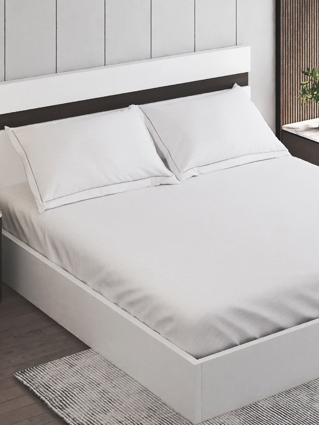 

Home Centre Grandeur White 300 TC Cotton Fitted King Bedsheet With 2 Pillow Covers