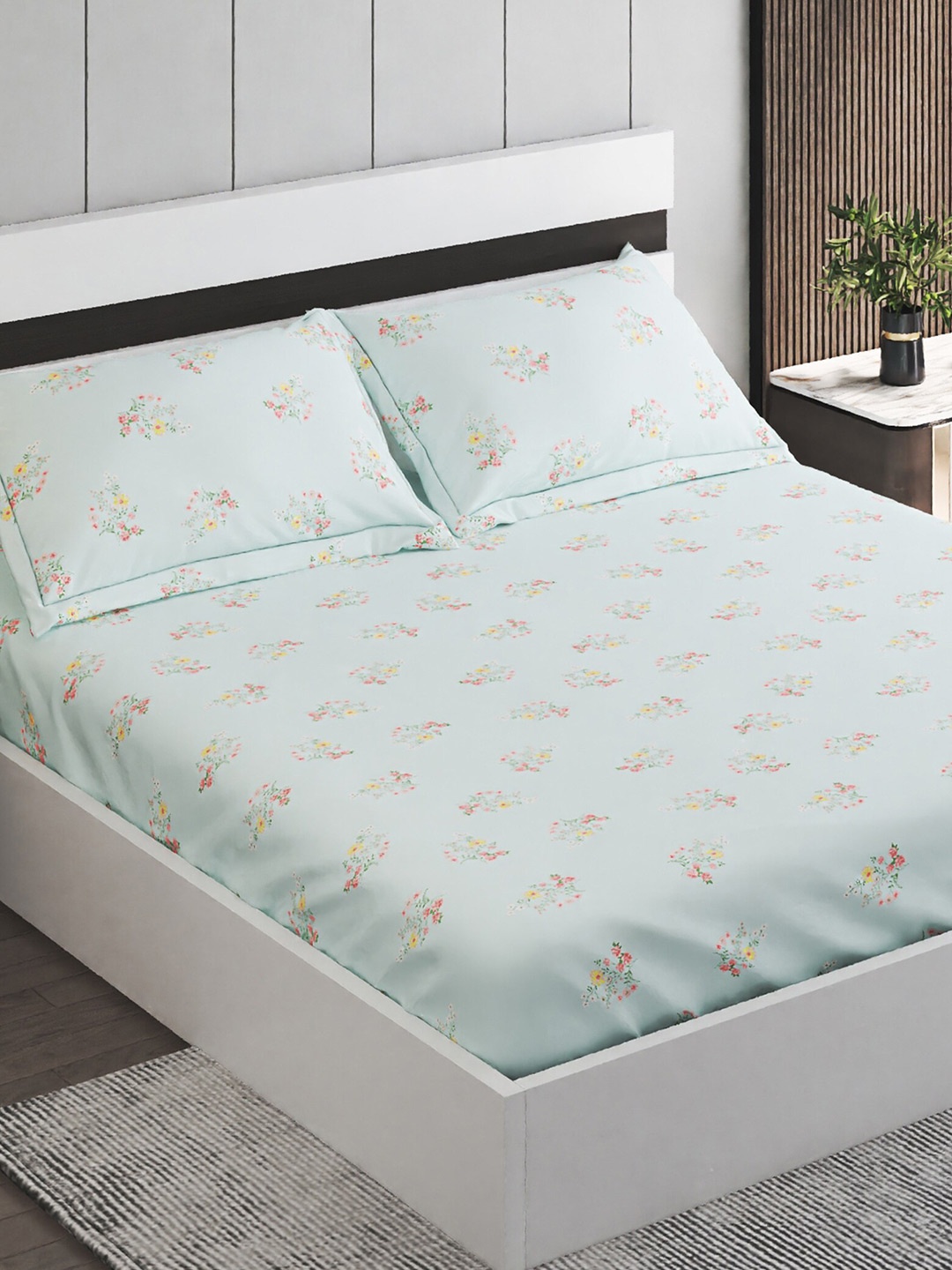 

Home Centre Grandeur Blue & Yellow Printed 300 TC Cotton King Bedsheet & 2 Pillow Covers